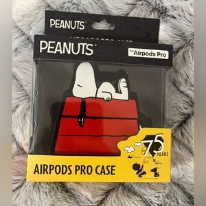 Peanuts Snoopy AirPods Pro Case NEW